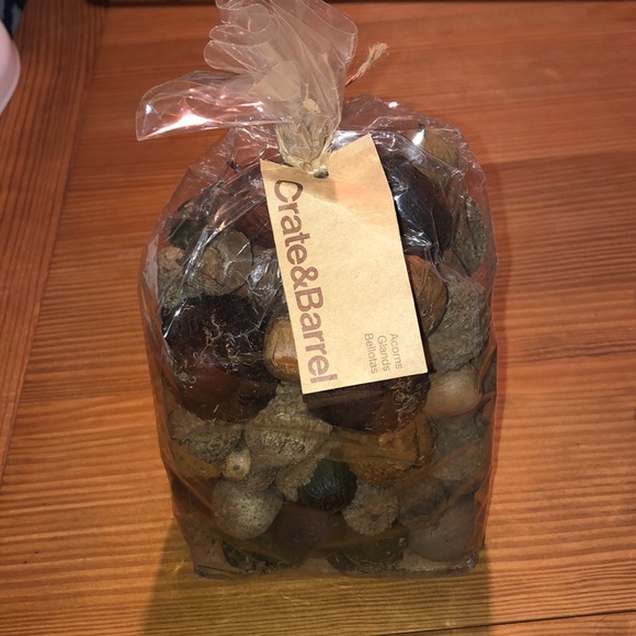 Crate&Barrel Other - ❄️BOGO ALL $10&under! Crate&Barrel bag of acorns🌰